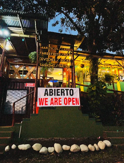 Lake Arenal Pizza & Seafood