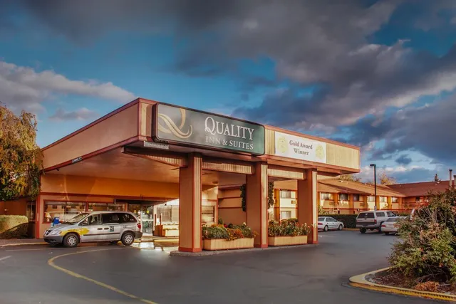 Quality Inn & Suites Medford Airport