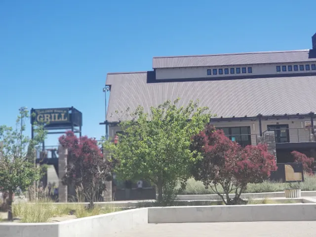 Red’s Golden Eagle Grill