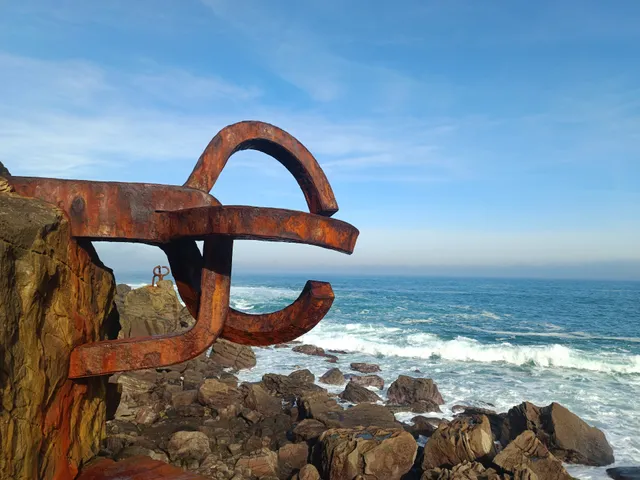Comb of the Wind (Eduardo Chillida, 1976)