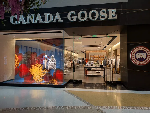 Canada Goose Crystals Las Vegas