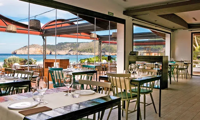 Restaurant Can Miquel a L'Escala | Cala Montgó