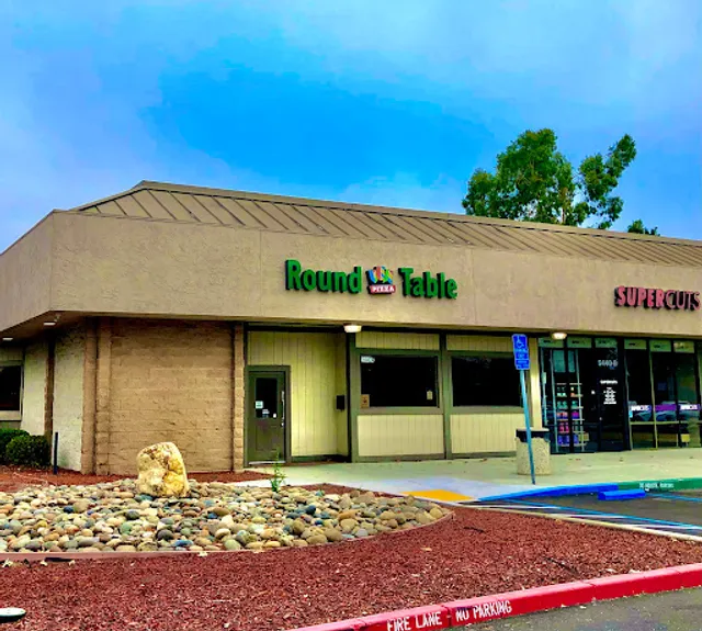 Round Table Pizza