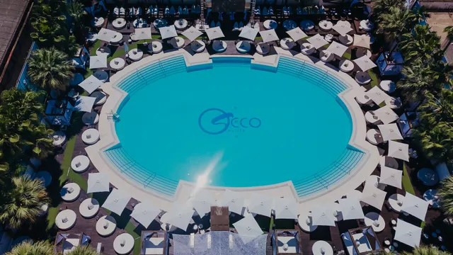 Occo Sevilla Piscina