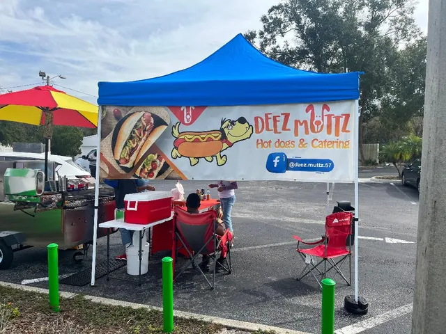Deez Muttz Hot Dogs and Catering