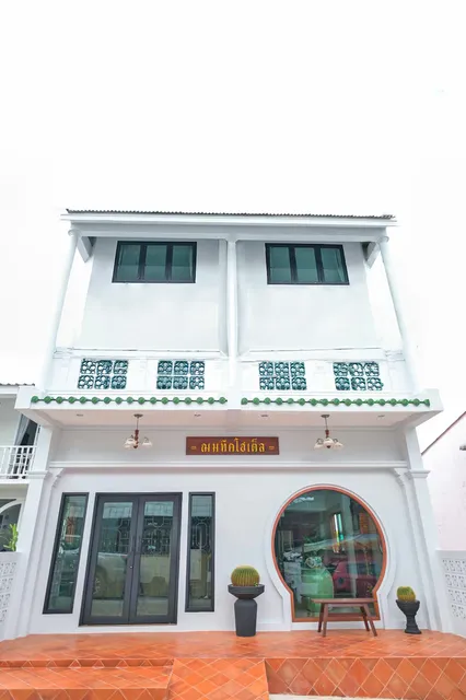 ฌมทีคโฮเต็ล ChomTique Hotel