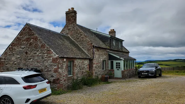 Dolphin View Hillockhead