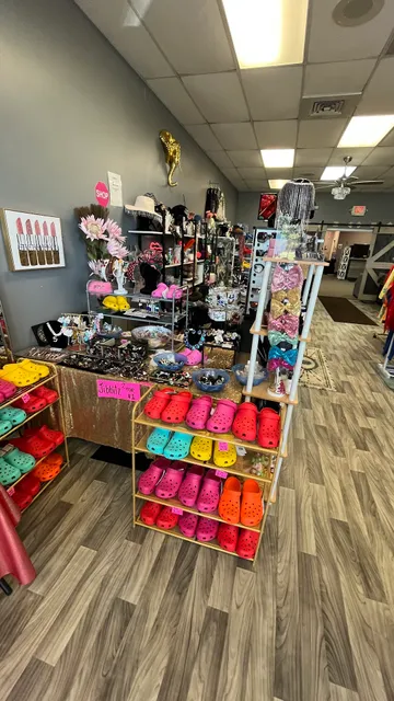 Nestly's Treasures Boutique