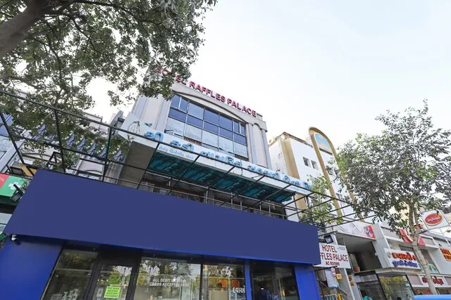 OYO Hotel R S Palace