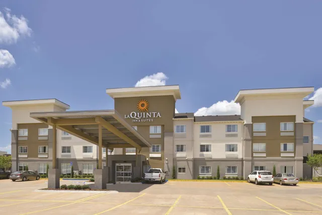 La Quinta Inn & Suites by Wyndham Fayetteville