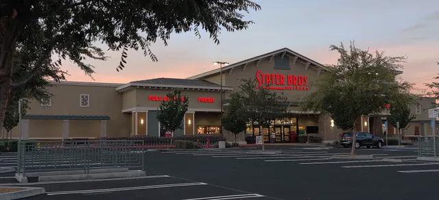 Shoppes by the Lakes