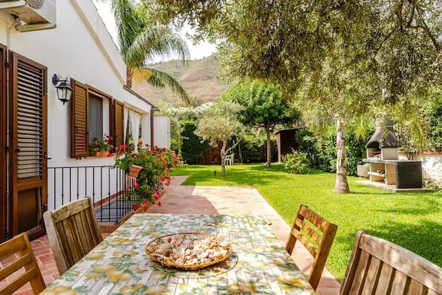 Villa Borgo degli ulivi Cefalu (Diego's house)