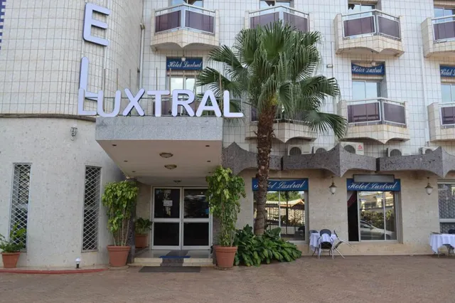 HOTEL LUXTRAL