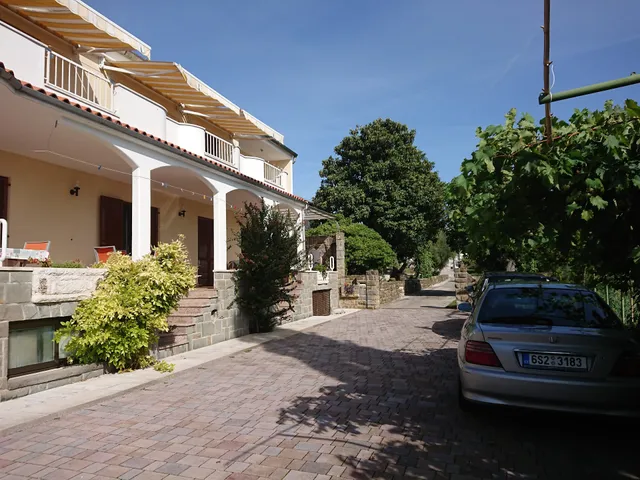 Rooms and Apartments Roza