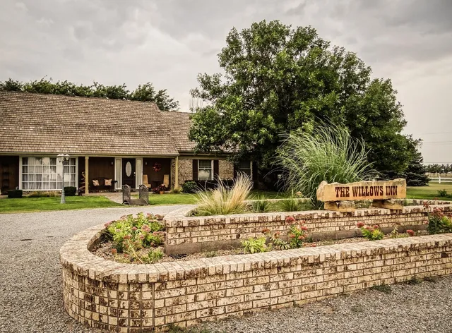 Willows Inn Bed & Breakfast