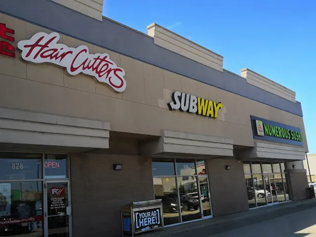 Subway @ 826 warden Ave