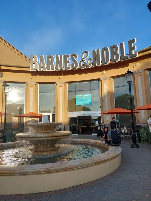 Barnes & Noble