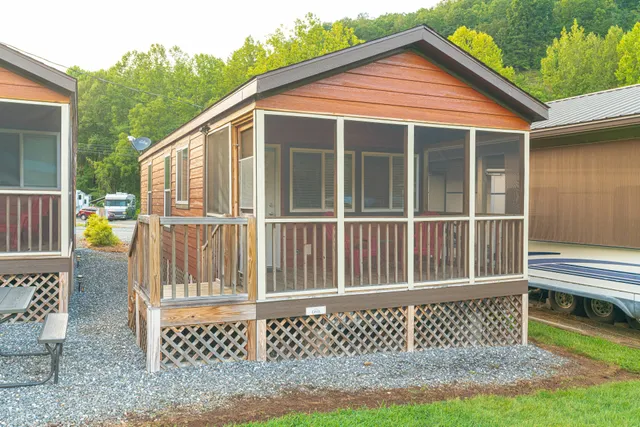 Sun Retreats Nantahala