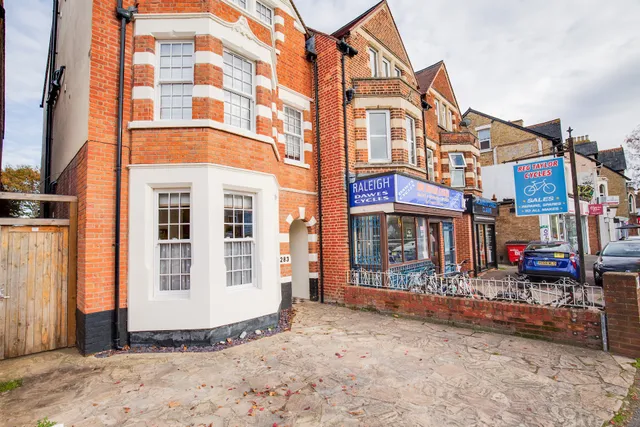 OYO Iffley Townhouse