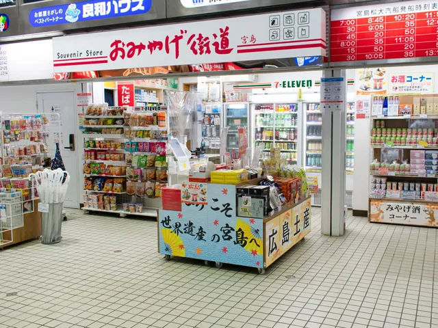 7 Eleven - Omiyage Kaidou Miyajima-ten