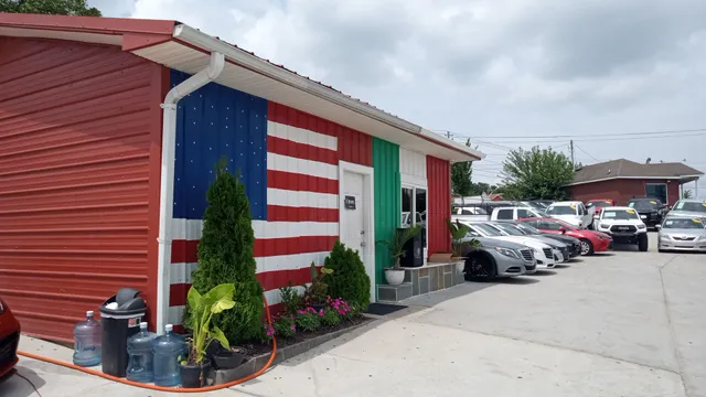 Reyes Autos & Trucks