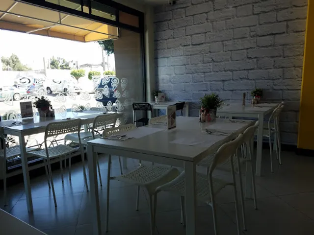 Capeli Crepas & Deli