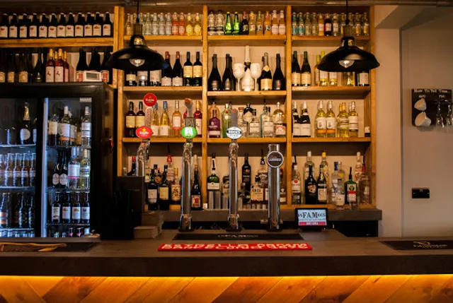 No. 10 Cafe Bar & Bistro