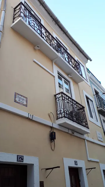 Madragoa House Apartments