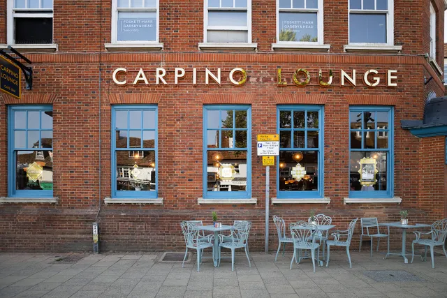 Carpino Lounge