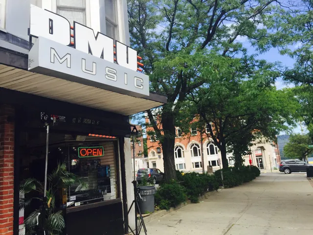 DMU Music Store