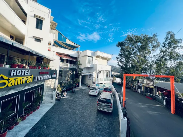 Hotel Samrat International