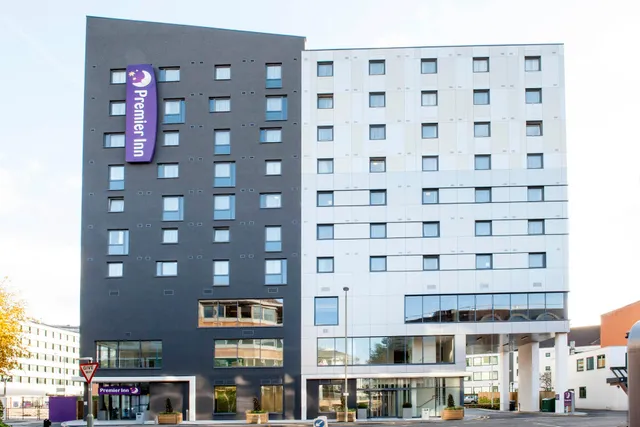 Premier Inn Woking Town Centre hotel