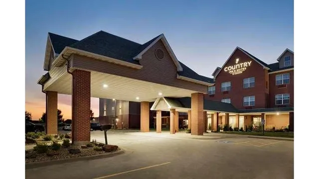 Country Inn & Suites by Radisson, Coralville, IA