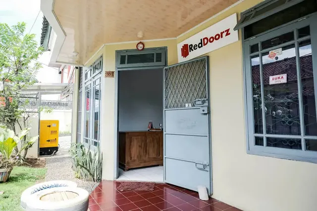 RedDoorz near Gatot Subroto Lampung 4