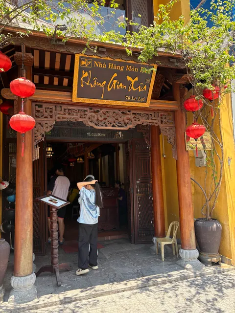 Không Gian Xưa - 76 Lê Lợi, Huế