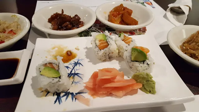 Seoul Pub Sushi Chicken & Beer