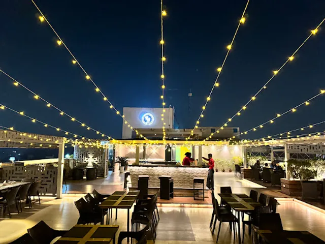 Up N Above | Bar & Kitchen