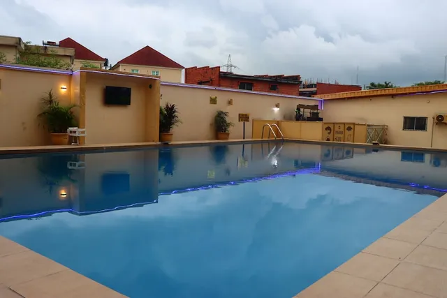 Presken Hotel @ Awolowo Way