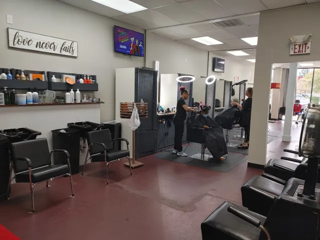 Who's Next Diverse Salon & Barber Services