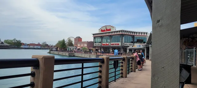 Tiki Jim's of Broadway at the Beach