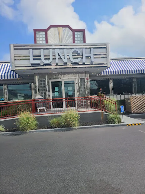 LUNCH Lobster Roll Southampton