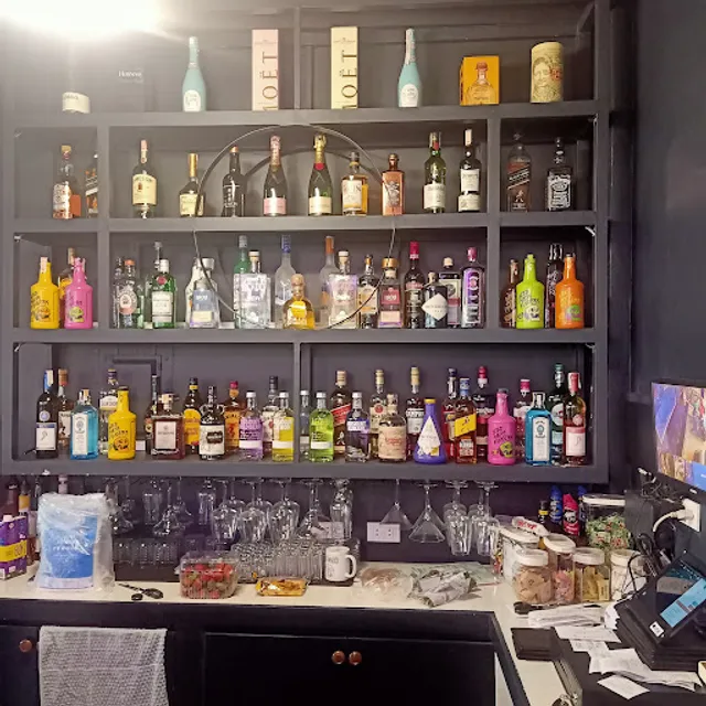 Connell's Coffee & Cocktail Lounge