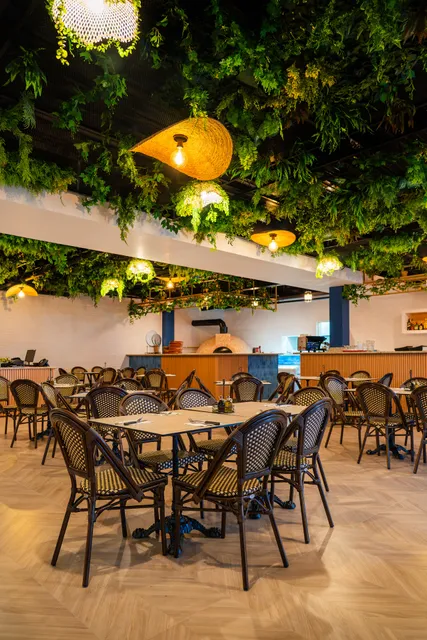 Pane E Vino • Escazu