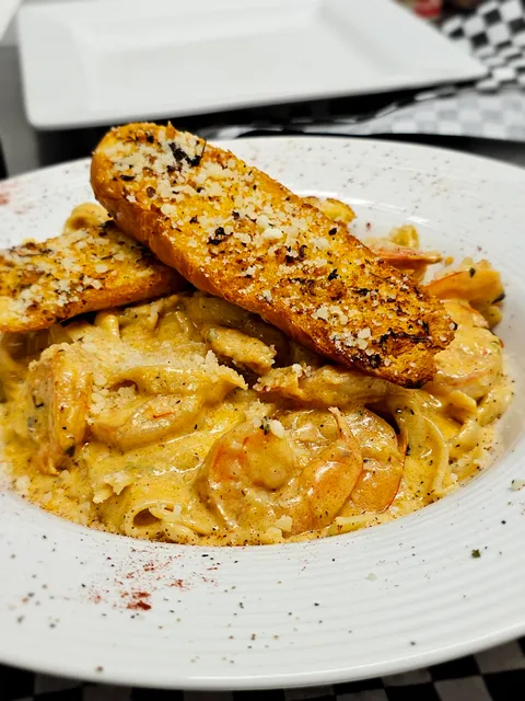 Lazy Lizard Lounge & Restaurant