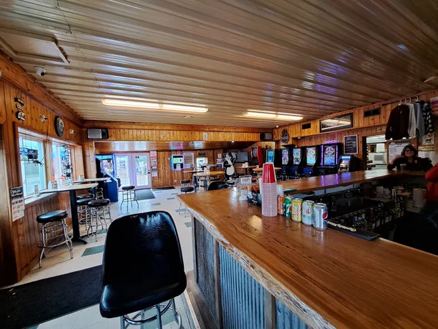 Shep's Northshore Bar & Campground