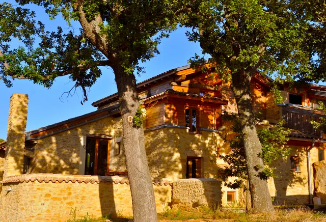 HollyOaks, l'oasis dans les oliviers