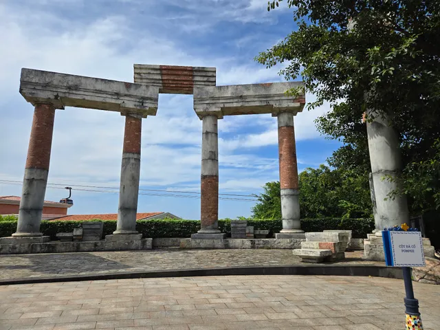 Cột Đá Cổ Pompeii - Ancient Pompeii