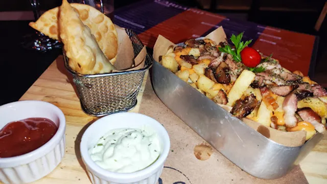 St. James' Cocktail Bar