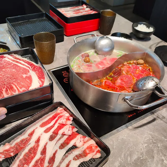 小蒙牛頂級麻辣養生鍋-苗栗忠孝店(二代店)