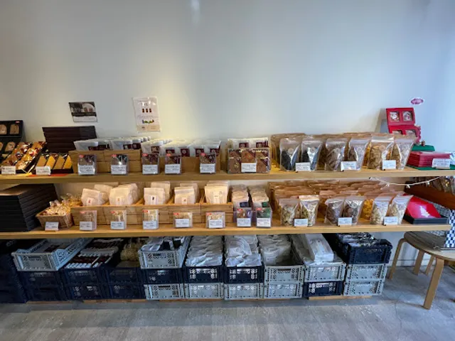 MATSUZAKI SHOTEN（松崎煎餅 松陰神社前店）